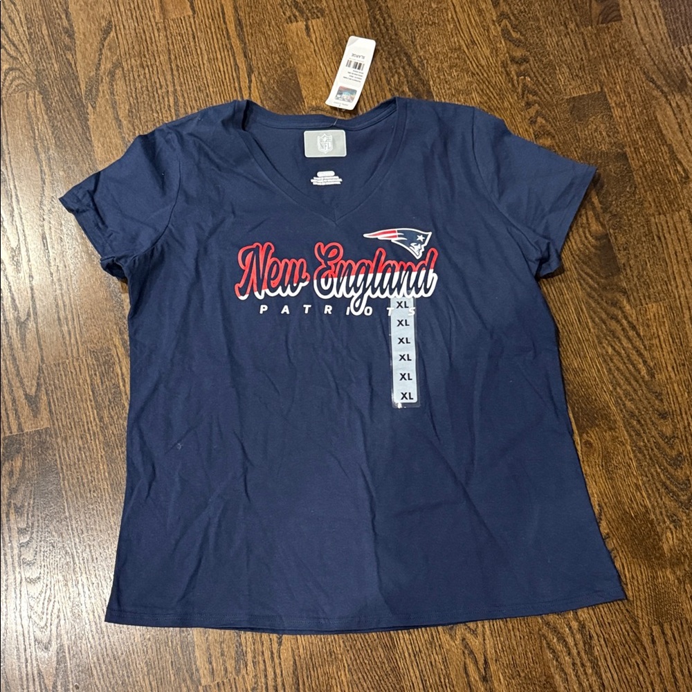 New England Patriots Navy T-Shirt xl woman’s vneck
